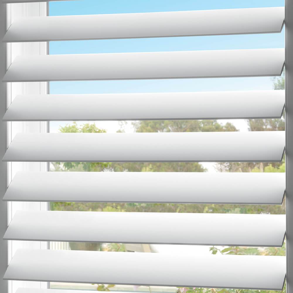 Hunter Douglas Newstyle® Shutters White Street Paint
